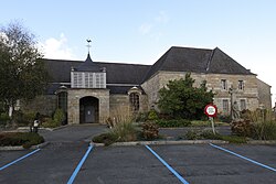 Plouguernével - église Saint-Pierre